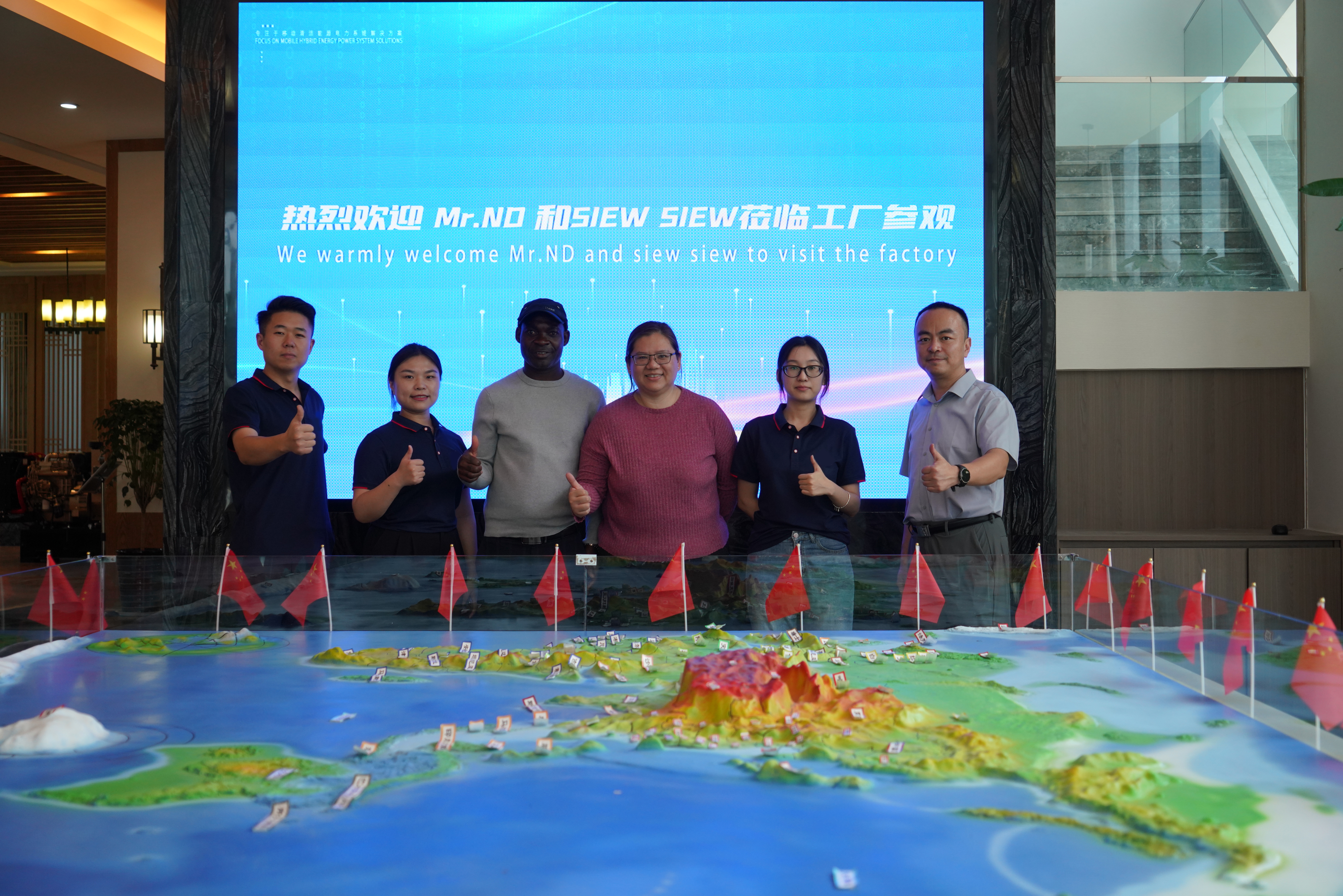 Welcome Nigerian customers to visit our factory
