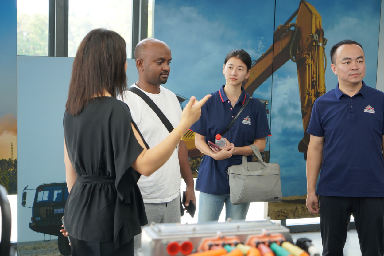 Welcome Ethiopian Customers to Visit Our Factory